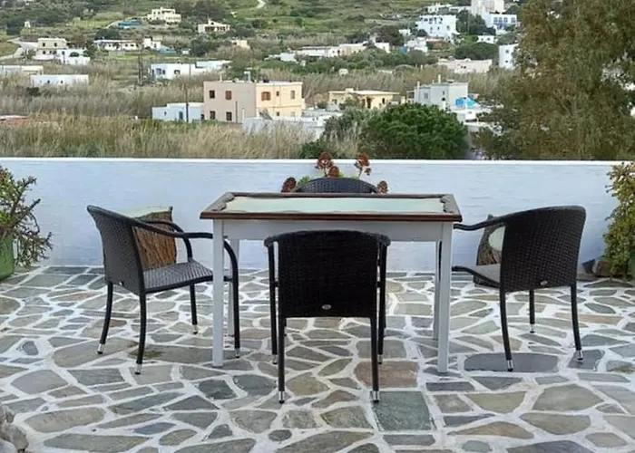 Aposperitis & Apartment Kini