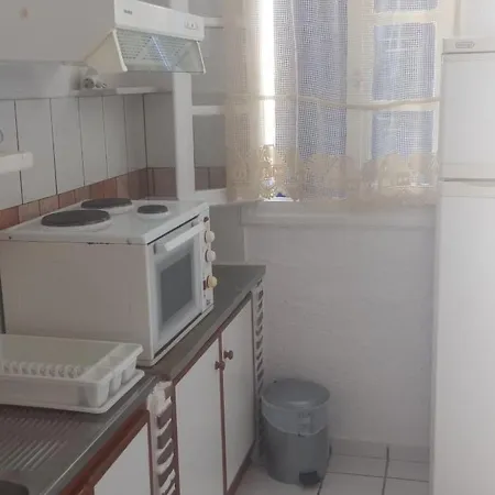 阿波斯佩里提客房公寓