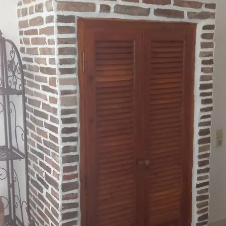 Apartman Aposperitis & *