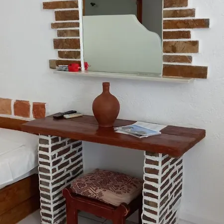 阿波斯佩里提客房公寓